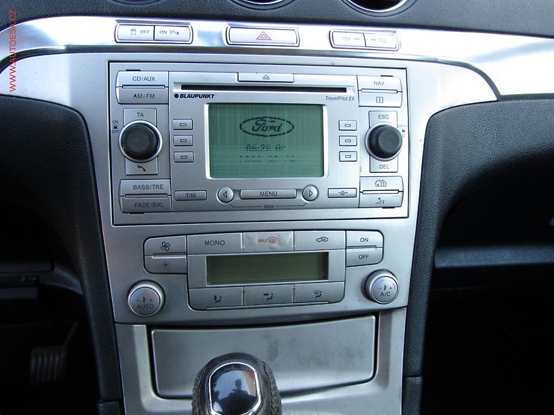 Ford S-MAX (2006) 2.0 TDCi, AC, kůže - fotka 12 z 19