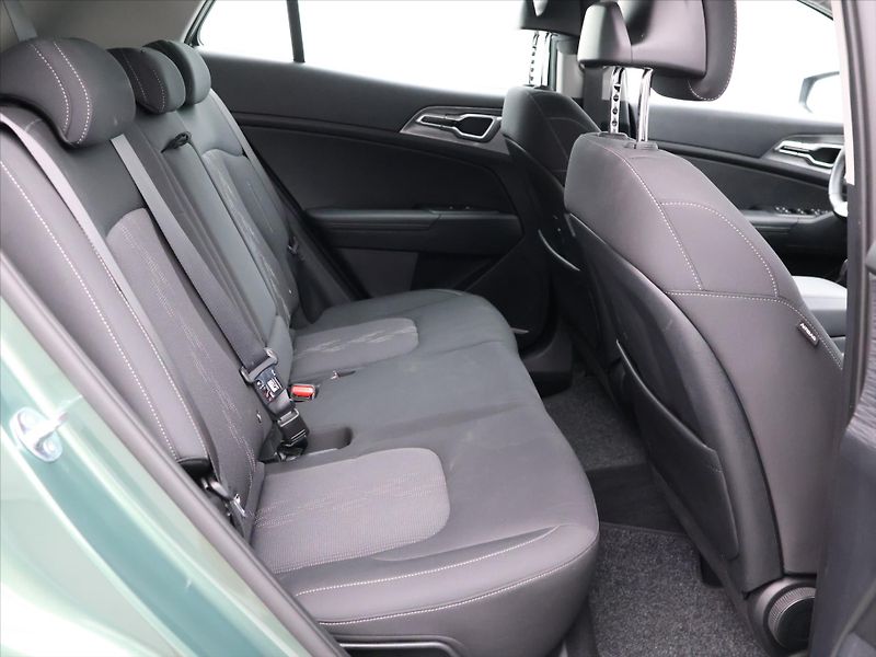 Kia Sportage 1,6 T-Gdi 118kW Exclusive DPH - fotka 12 z 36