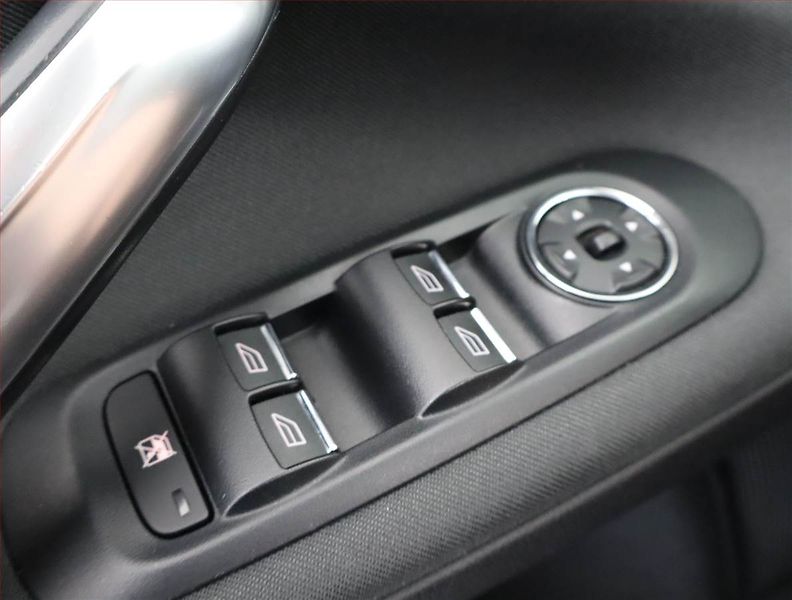 Ford Mondeo (2012) Trend 2.0 TDCi, Serv.kniha - fotka 15 z 19