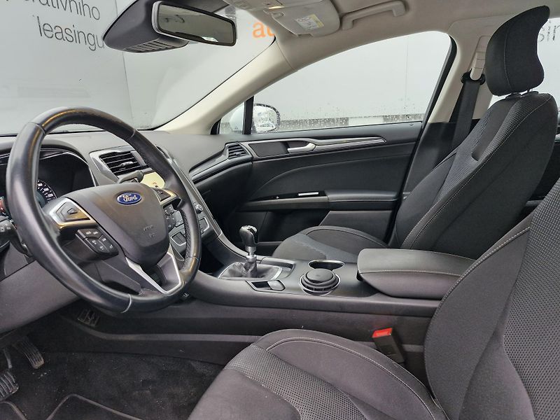 Ford Mondeo  Titanium 2,0 EcoBlue (110 kW - fotka 8 z 9