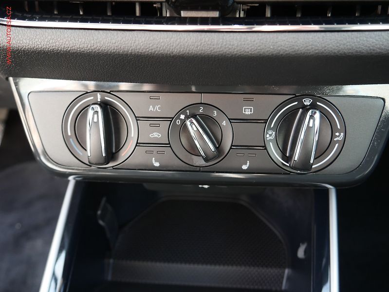 Škoda Fabia (2021) 1.0TSi, 2.maj,ČR, Style, LED - fotka 13 z 18