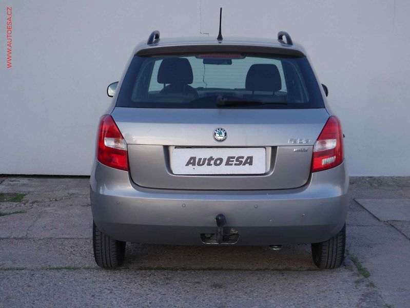 Škoda Fabia (2012) 1.2i, STK7/28 - fotka 5 z 16