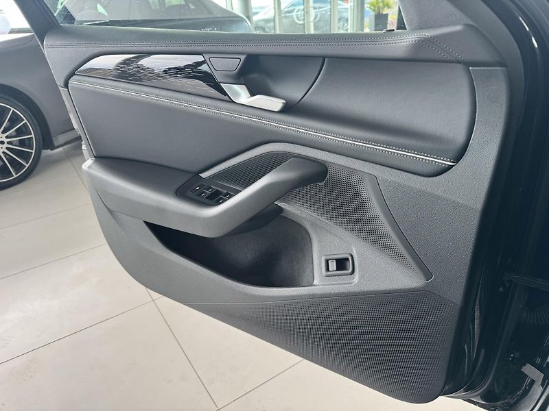 Volkswagen Passat 1,5 eTSI DSG*REZERVACE! - fotka 27 z 41