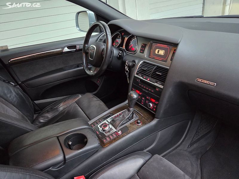 Audi Q7 (2007) 3.0TDI 171Kw ČR 1.maj Taž 3.5t - fotka 15 z 41