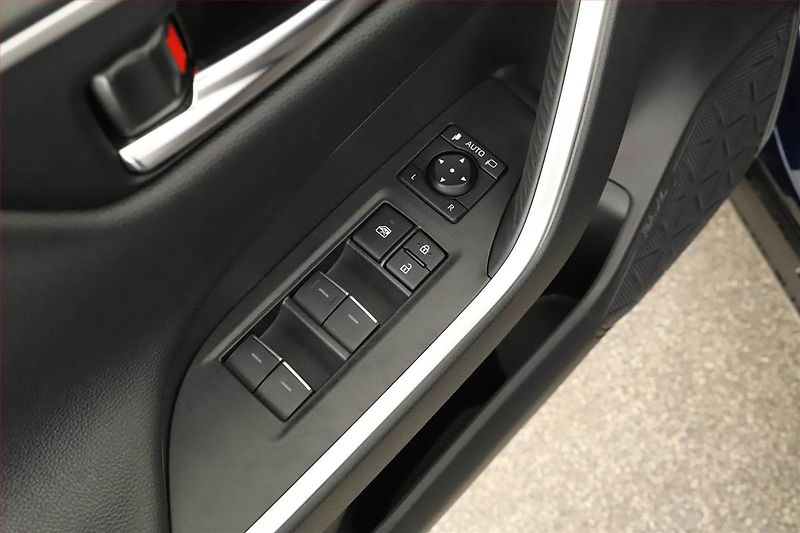 Toyota RAV4 (2025) 2.5 Hybrid - fotka 15 z 20