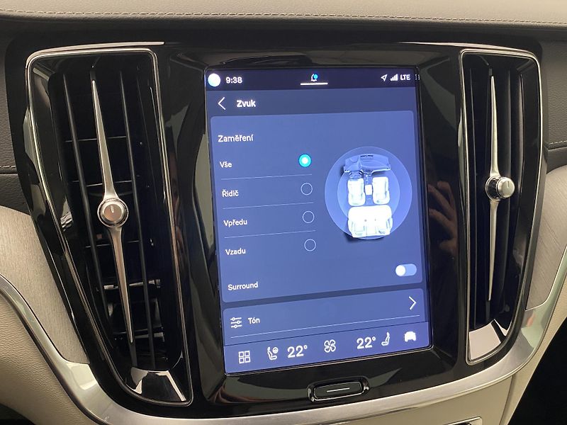 Volvo V60 T6 RECHARGE BRIGHT REZERVACE - fotka 54 z 57