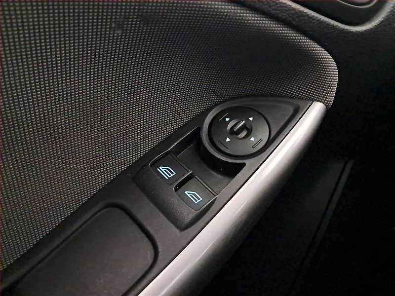Ford Focus (2012) 1.6 i - fotka 15 z 17