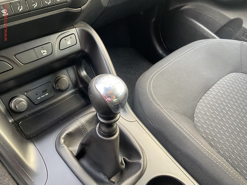 Hyundai ix35 (2013) 2.0 CRDi 4x4, AC, výhřev sed - fotka 16 z 17
