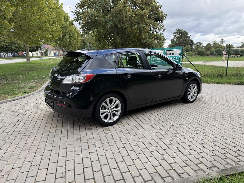 Mazda 3 1.6 90th Anniversary - fotka 10 z 26