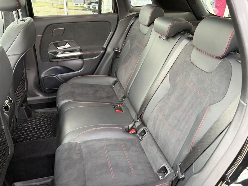 Mercedes-Benz GLA 200*AMG paket - fotka 22 z 30