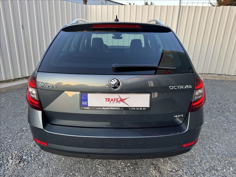 Škoda Octavia 2,0 TSI 140kW DSG L&K 4x4 DPH - fotka 11 z 50