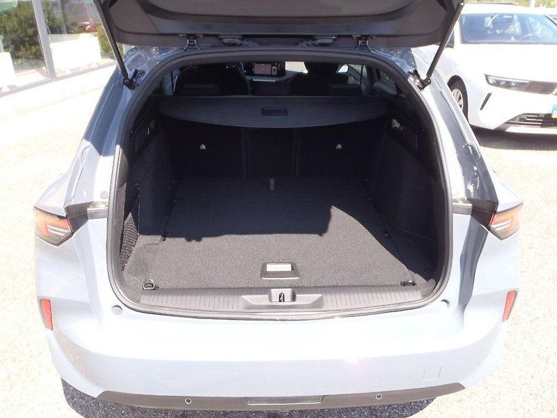 Opel Astra ST Edition Hybrid 1.2 Turbo - fotka 33 z 34