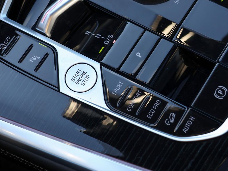 BMW X7 3,0 40d 250kW Xdrive M-Paket D - fotka 38 z 49