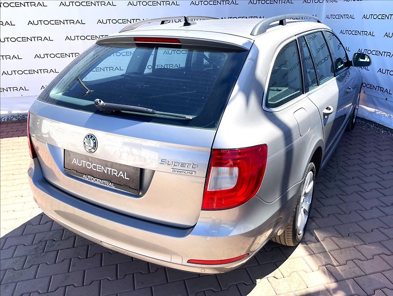 Škoda Superb 1,6 TDi.77kw - fotka 9 z 26