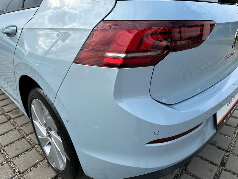 Volkswagen Golf Life 1.5 TSI 110kw M6 - fotka 22 z 22