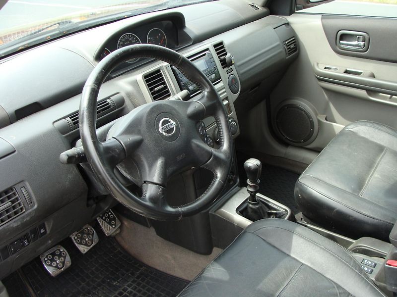 Nissan X-Trail 2.2 DCi, 100 kW, klimatizace - fotka 9 z 27