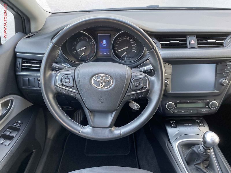 Toyota Avensis (2018) 1.8, Active, TZ, kamera - fotka 11 z 18