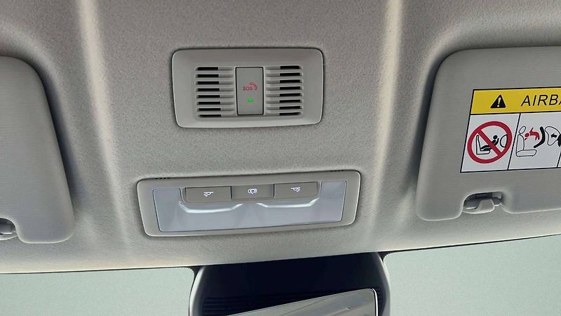 MG ZS HEV EXCLUSIVE 1.5L (145kW) SUV - fotka 38 z 49