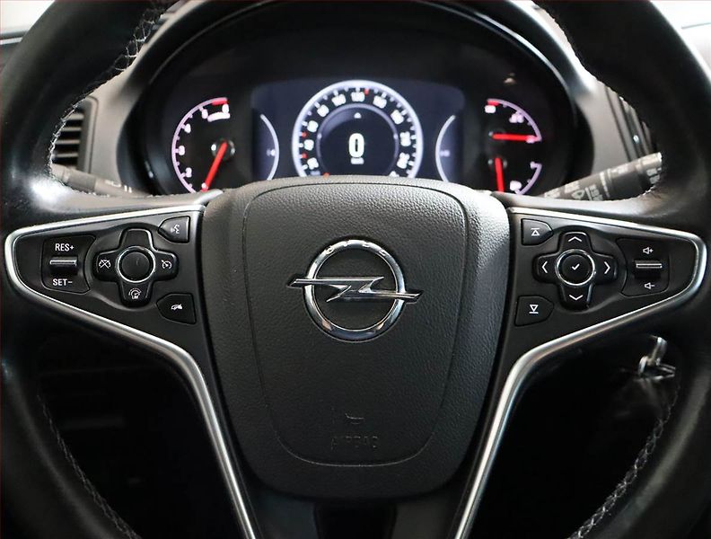 Opel Insignia (2015) 2.0 CDTI, Automat, Navi - fotka 20 z 26