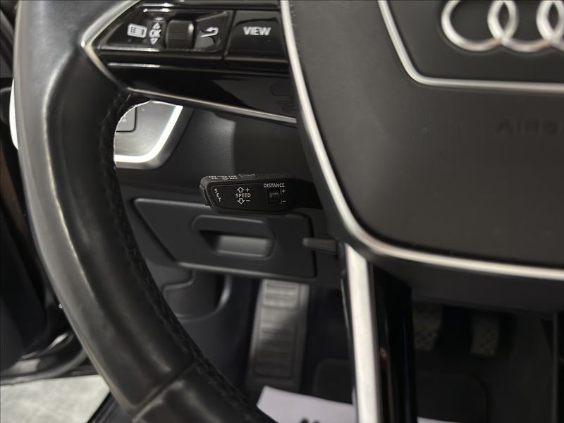 Audi A6 3,0   45TDI QUATTRO B&O 360 - fotka 11 z 30