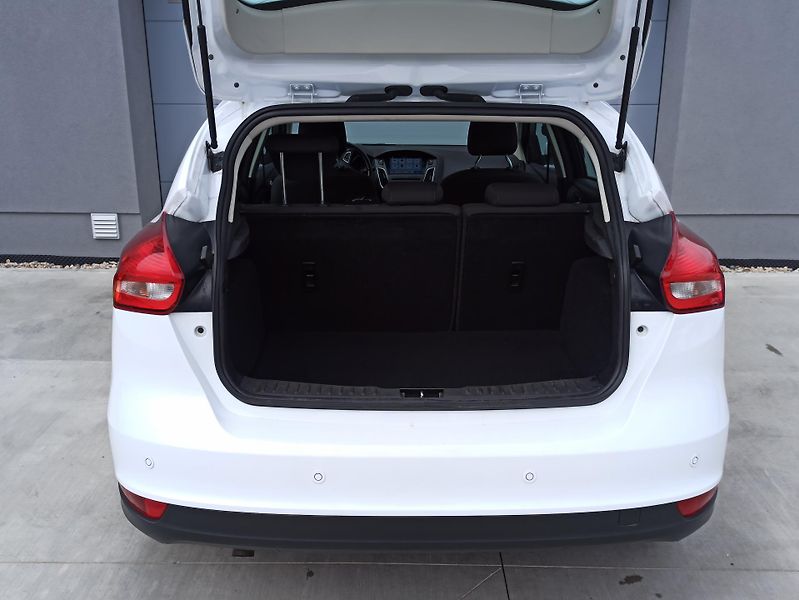 Ford Focus 1.5TDCi 88kW ČR,1.MAJ.TITANIUM - fotka 9 z 30
