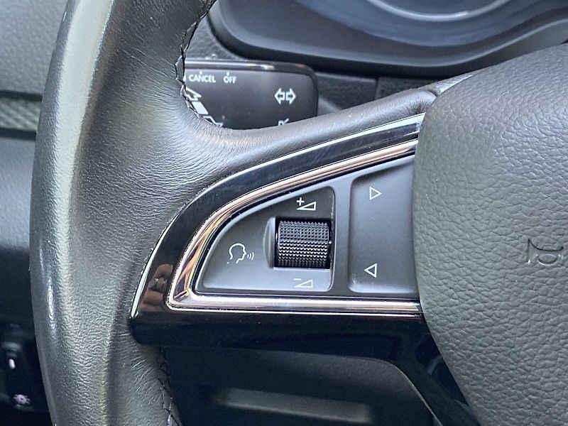 Škoda Karoq (2020) 1.0 TSI Active + - fotka 19 z 28