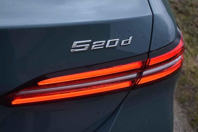 Nové BMW 5 je určeno ke klidnějšímu cestování