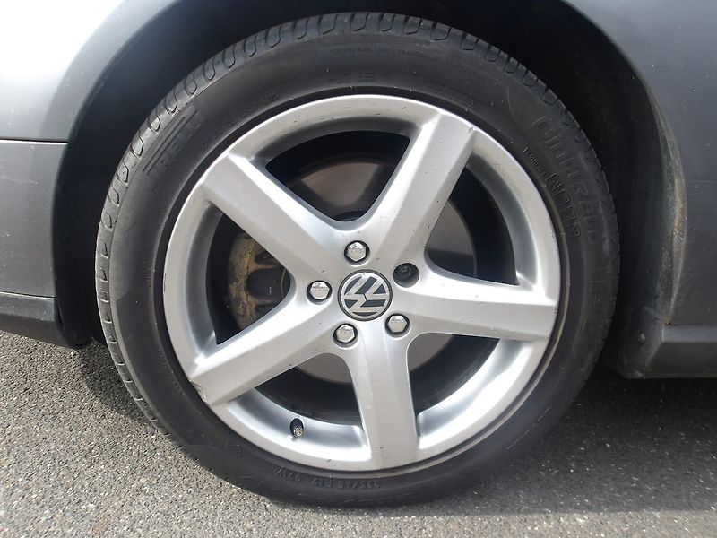 Volkswagen Passat 2,0FSi - fotka 18 z 42