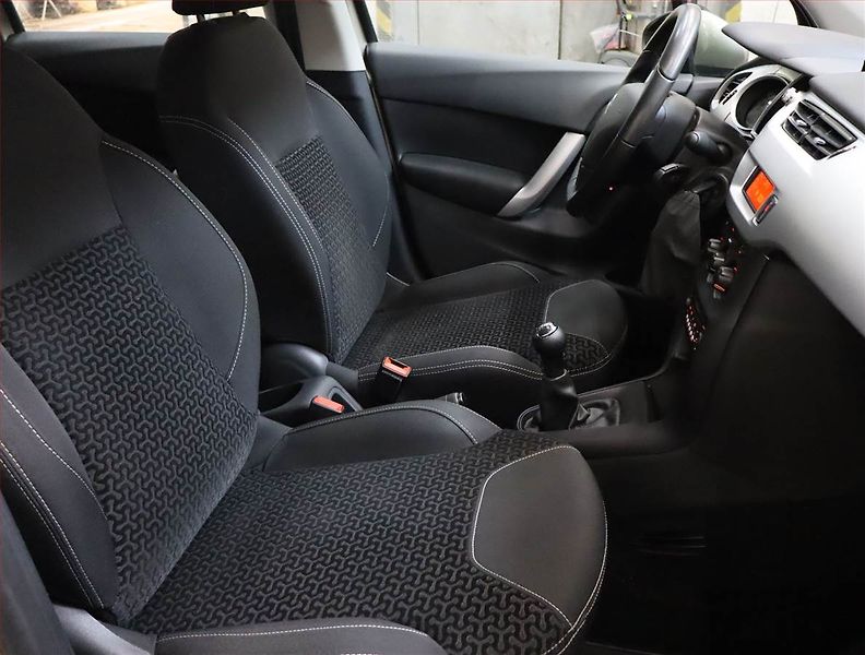 Citroën C3 (2011) 1.4 i, ČR,1.maj - fotka 9 z 14