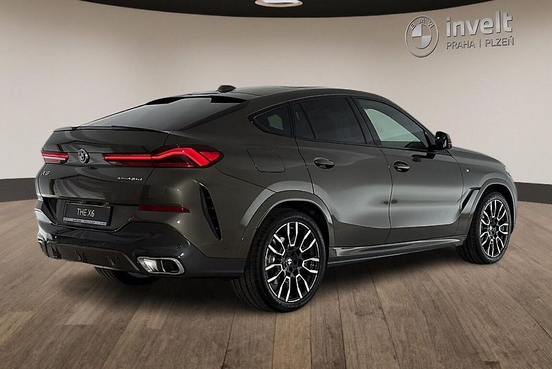 BMW X6 xDrive40d - fotka 3 z 28