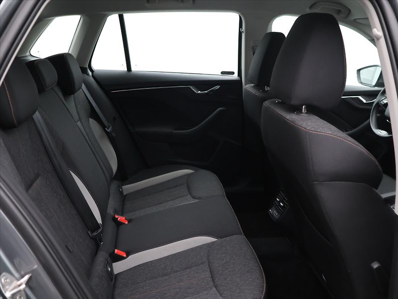 Škoda Kamiq 1,0 TSI 81kW CZ Style DPH LED - fotka 12 z 29