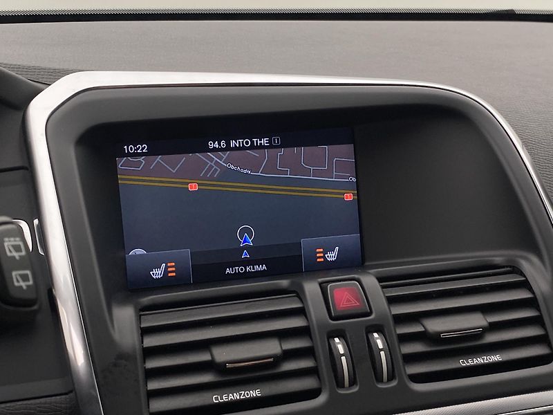 Volvo XC60 D4 AWD SUMMUM AUT  - fotka 36 z 42