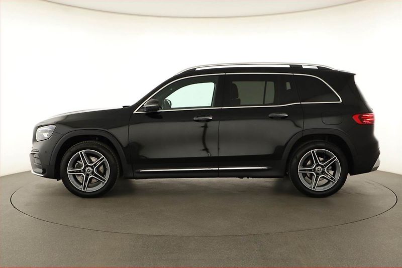 Mercedes-Benz GLB (2025) 200 d 4MATIC, AMG Line - fotka 3 z 25