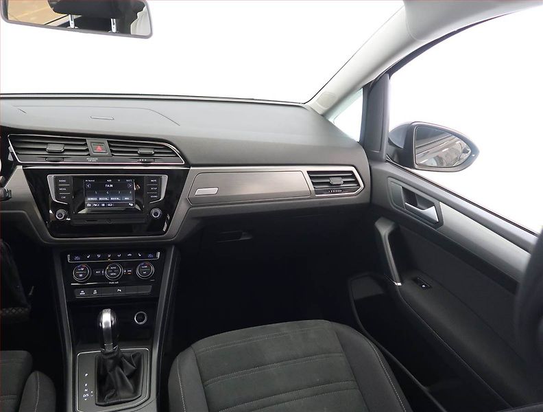 Volkswagen Touran (2016) Comfortline 2.0 TDI, Automat - fotka 8 z 21