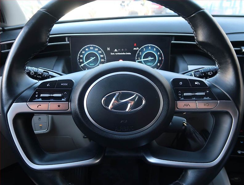 Hyundai Tucson (2022) 1.6 T-GDI - fotka 15 z 20