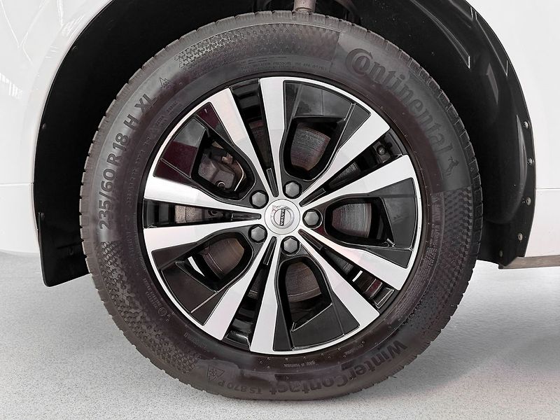 Volvo XC60 T6 AWD RECHARGE, ACC, PANORAMA - fotka 9 z 31
