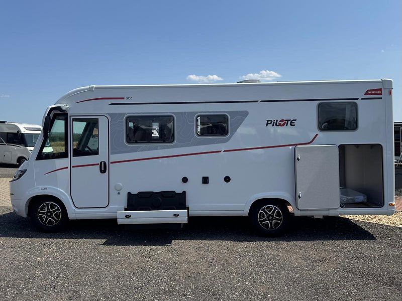 Pilote (2026) G720FGJ Expression - fotka 3 z 37