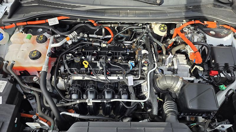 Ford Kuga (2022) 2.5i PHEV 165kW Titanium AT TZ - fotka 46 z 49