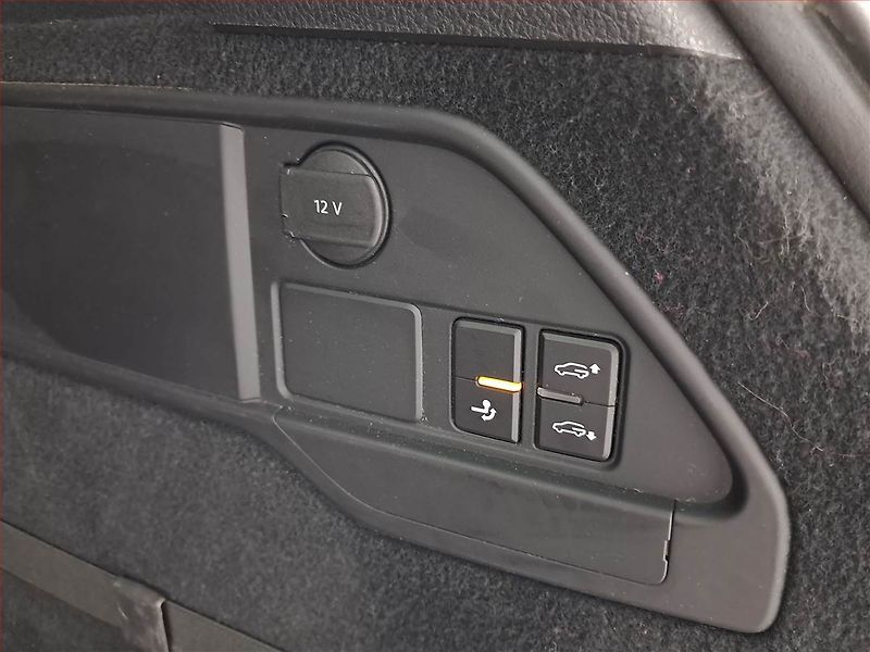 Volkswagen Touareg (2016) 3.0 TDI - fotka 21 z 22