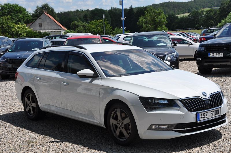 Škoda Superb III 2.0TDi 140kW KOMBI - fotka 2 z 23