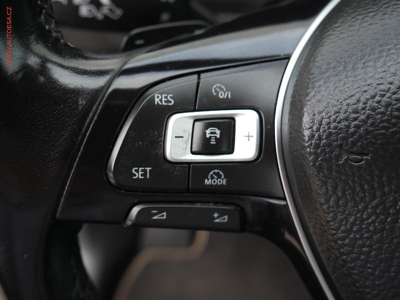 Volkswagen Tiguan (2018) 2.0 TDi 4x4, 1.maj,ČR, DSG - fotka 17 z 20