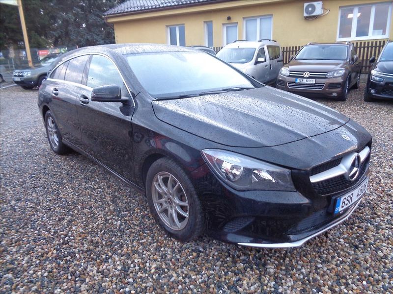 Mercedes-Benz CLA 2,2   200 D - fotka 1 z 14