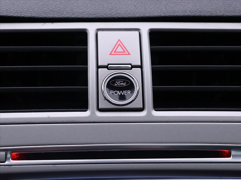 Ford Kuga 2,0 TDCI 103kW AWD Titanium - fotka 25 z 36