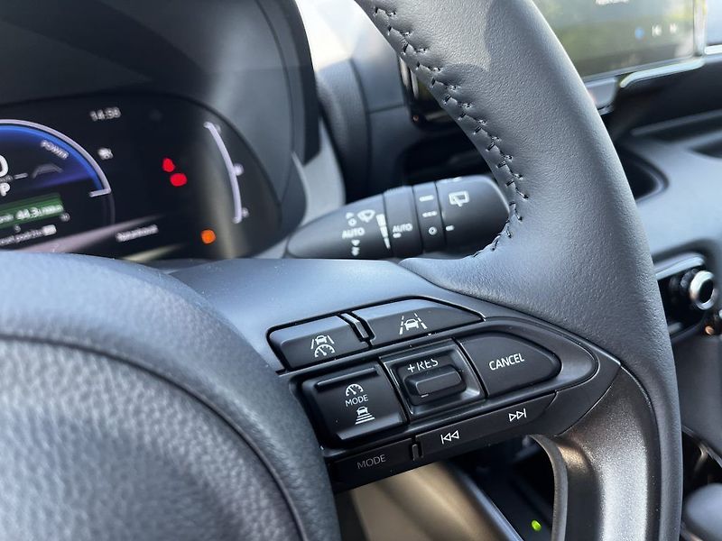 Toyota Yaris 1.5 Hybrid Style ODBĚR IHNED - fotka 23 z 27