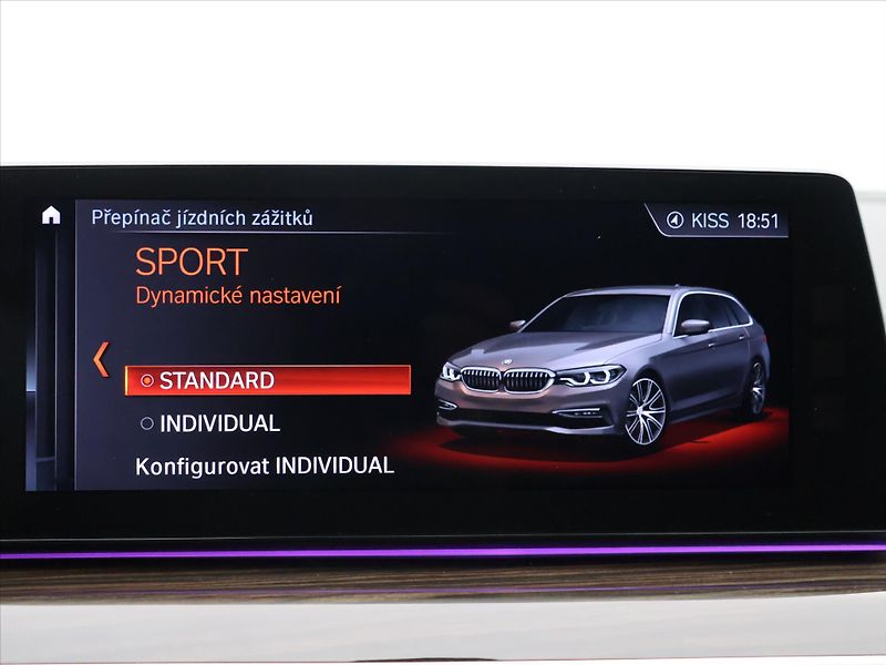 BMW Řada 5 2,0 520d Aut 140kW Luxury Line - fotka 22 z 32