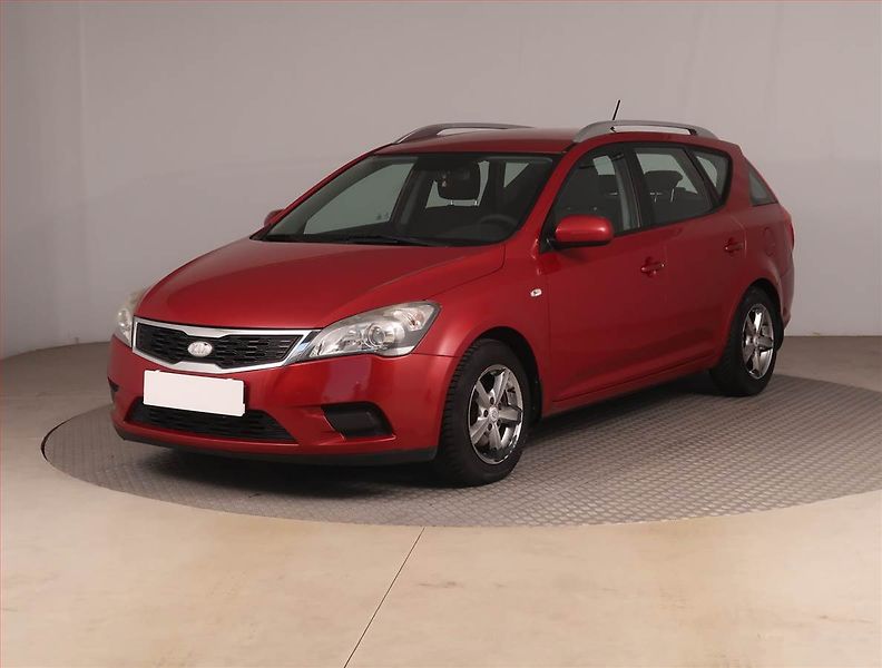 Kia Ceed (2010) 1.6 CRDi, po STK, udržované - fotka 2 z 15