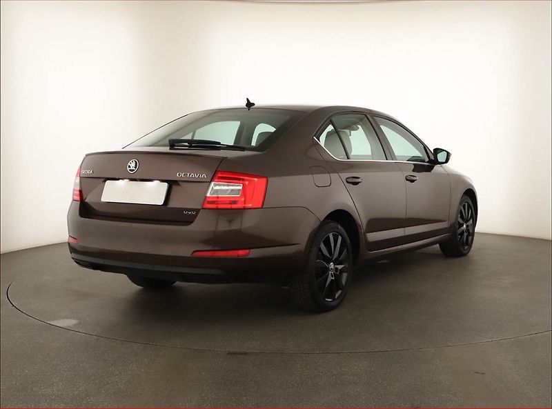 Škoda Octavia (2016) 2.0 TDI, 4X4, Automat - fotka 5 z 18