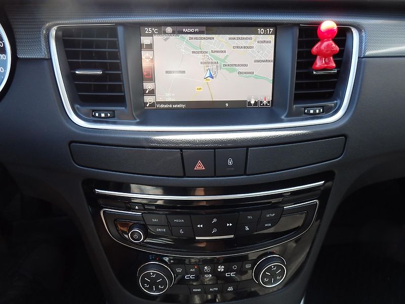 Peugeot 508 2.0 HDI 110 kW PANORAMA, NAVI - fotka 12 z 16