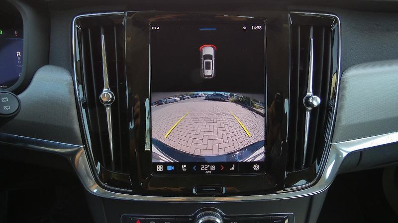 Volvo V90 B4 mHEV AWD aut. Momentum Pro - fotka 15 z 22