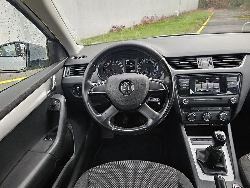 Škoda Octavia (2015) 3 1.6TDI TAŽNÉ  - fotka 13 z 17